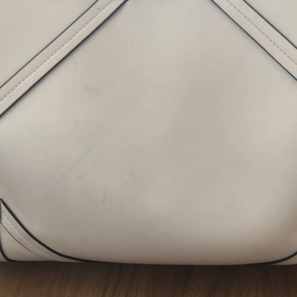 Dior Cannage Tote in white leather - Picture 6 of 7